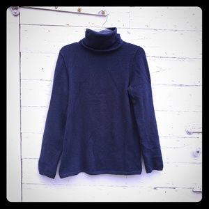 GAP turtleneck long sleeve sweater